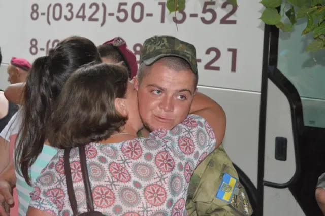 До Франківська з зони АТО повернувся зведений загін прикарпатської міліції (фото) — фото 3