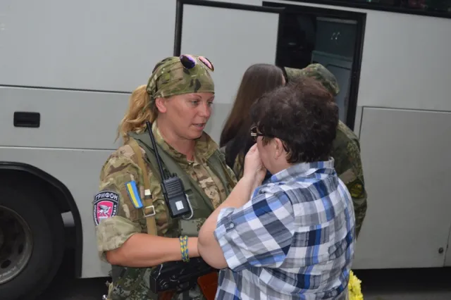 До Франківська з зони АТО повернувся зведений загін прикарпатської міліції (фото) — фото 9
