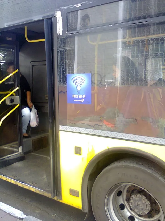Вслід за маршруткою, у Франківську з'явилася wi-fi-тролейбус (фото) — фото 1