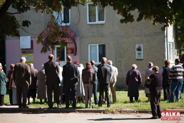 У Франківську відкрили меморіальну дошку бійцю АТО Андрію Барасюку (фото) — фото 11