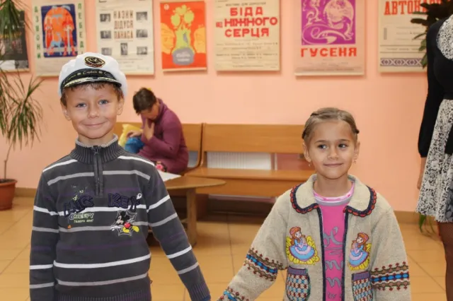 У Франківську в ляльковому театрі для сімей учасників АТО влаштували благодійну виставу (фото) — фото 2