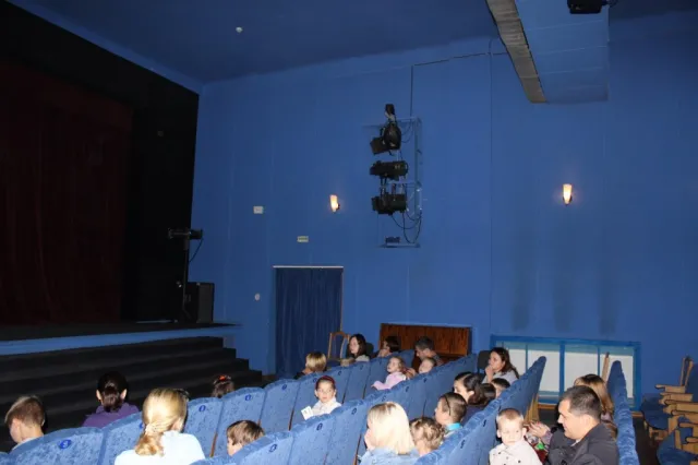 У Франківську в ляльковому театрі для сімей учасників АТО влаштували благодійну виставу (фото) — фото 3