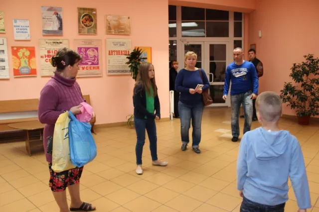 У Франківську в ляльковому театрі для сімей учасників АТО влаштували благодійну виставу (фото) — фото 5