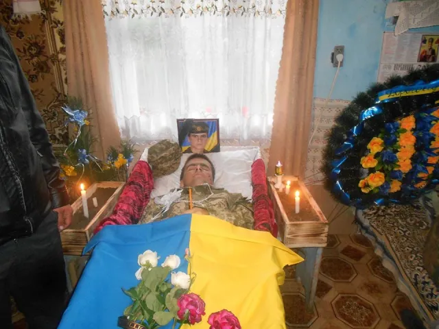 Оприлюднено фотографії тіла загиблого бійця АТО Миколи Ткачука (фото 18+) — фото 7