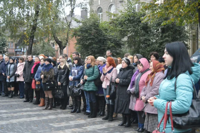 У Франківську відбулось урочисте відкриття погруддя Королю Данилу (фото) — фото 1