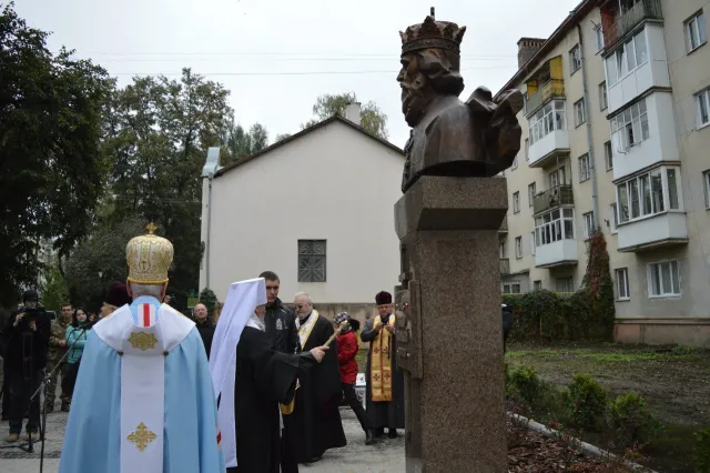 У Франківську відбулось урочисте відкриття погруддя Королю Данилу (фото) — фото 11
