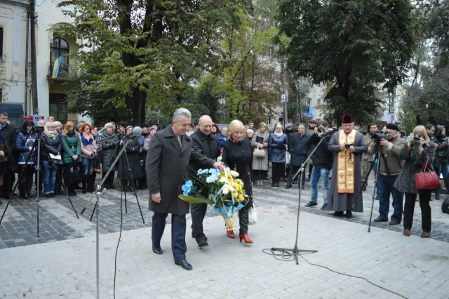 У Франківську відбулось урочисте відкриття погруддя Королю Данилу (фото) — фото 12