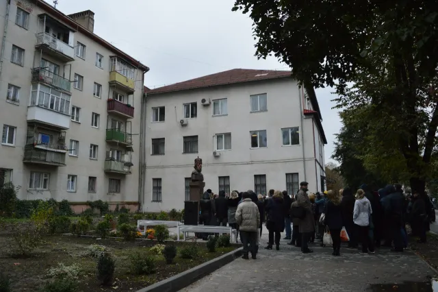 У Франківську відбулось урочисте відкриття погруддя Королю Данилу (фото) — фото 14