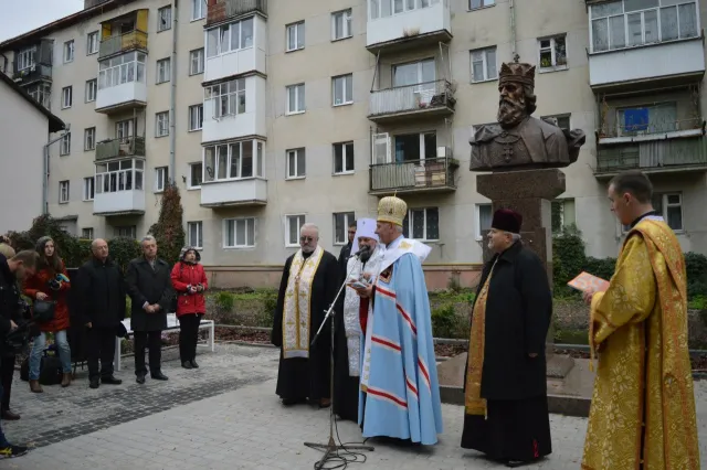 У Франківську відбулось урочисте відкриття погруддя Королю Данилу (фото) — фото 9