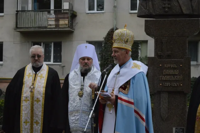 У Франківську відбулось урочисте відкриття погруддя Королю Данилу (фото) — фото 10