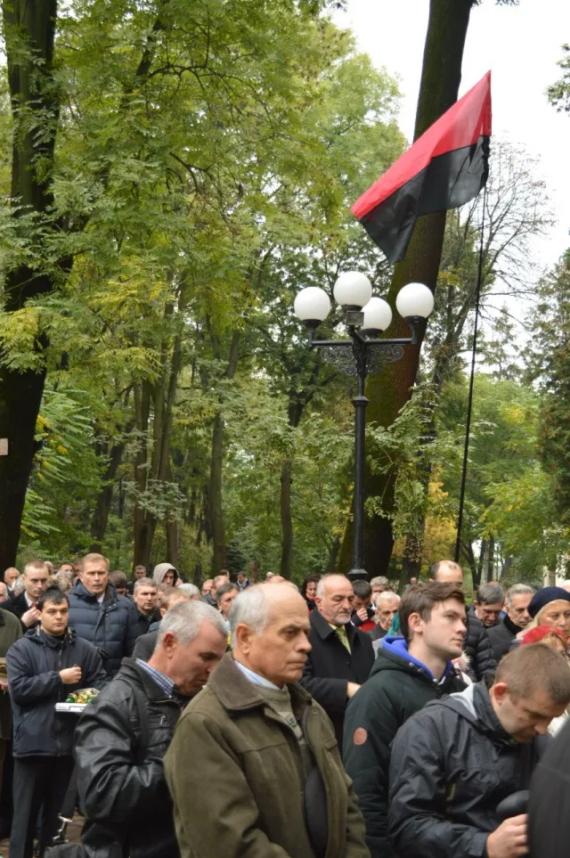 В Івано-Франківську відкрили пам'ятник Роману Гурику (фото) — фото 11