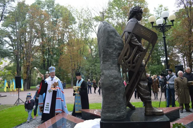 В Івано-Франківську відкрили пам'ятник Роману Гурику (фото) — фото 15