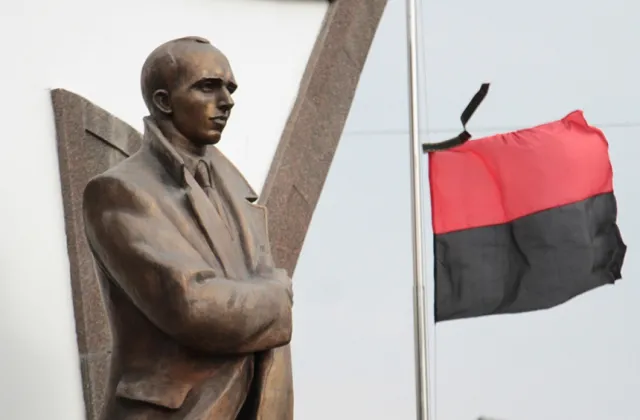 Сьогодні у Франківську вшанували пам'ять Степана Бандери (фото) — фото 4