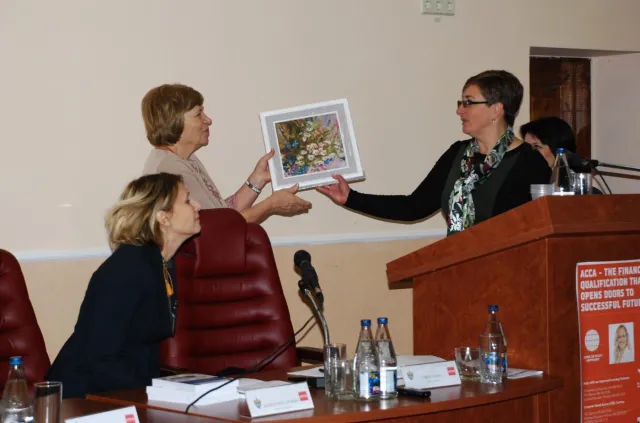 У Франківську міжнародна конференція зібрала майже дві сотні науковців (фото) — фото 3