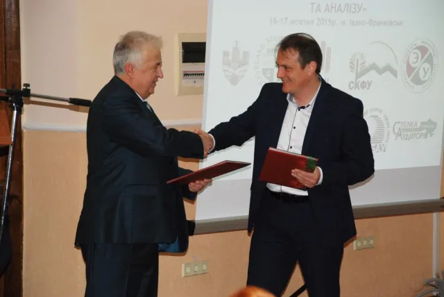У Франківську міжнародна конференція зібрала майже дві сотні науковців (фото) — фото 6