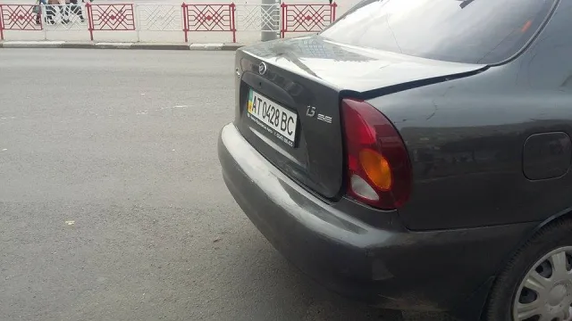 В центрі міста сталась аварія за участю автомобіля Руслана Марцінківа (фото) — фото 4