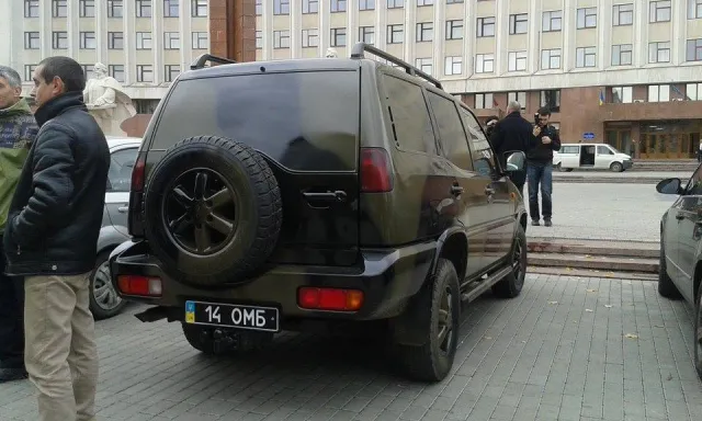 Бійцям передали на фронт автомобіль та теплі речі (фото) — фото 9
