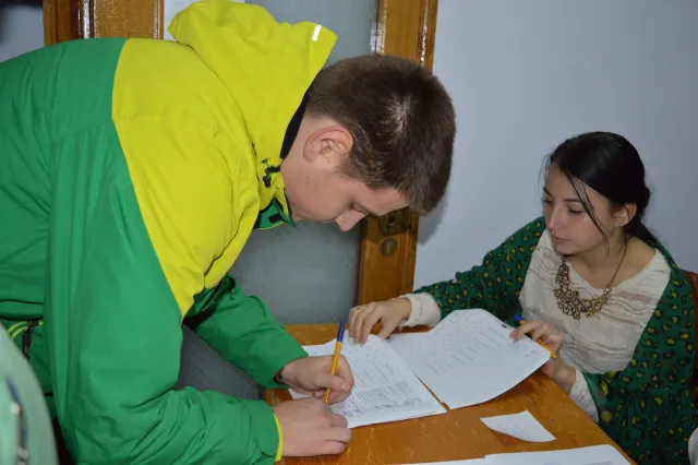 Тридцять дільничних комісій вже отримали бюлетені для голосування (фото) — фото 2