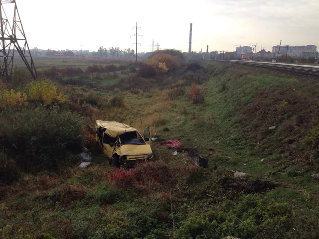 В аварії на залізничному переїзді під Франківськом винен водій автомобіля (фото) — фото 1