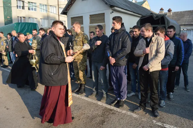 Сьогодні на строкову військову службу відправили юнаків з Прикарпаття (фото) — фото 15