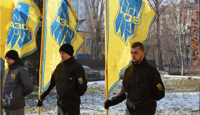 В Івано-Франківську в останню дорогу провели 58-річного бійця "Азову" Ігоря Коропецького (фото) — фото 5