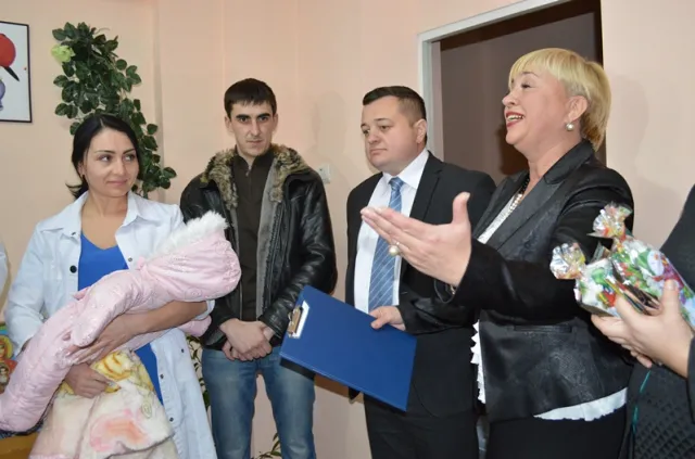 «Наконец-то дождались». В Ивано-Франковском городском роддоме сразу вручать свидетельство о рождении (фото) — фото 3