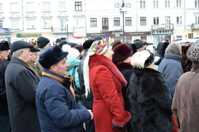 На площади Рынок состоялось праздничное действо «Во Иордане крещаюся Тебя, Господи» (фото + видео) — фото 6