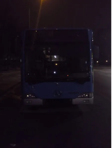 Один из недавно закупленных немецких крупногабаритных автобусов, из-за поломки, простоял все выходные на улице Довженко (фото) — фото 6