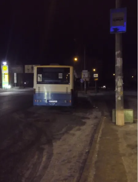 Один из недавно закупленных немецких крупногабаритных автобусов, из-за поломки, простоял все выходные на улице Довженко (фото) — фото 7