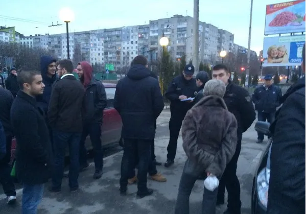 В Ивано-Франковске на Позитроне состоялась акция-пикет УКРОПа по возврату бесплатного питания детей в школах города. К участникам митинга вызвали полицию (фото) — фото 3