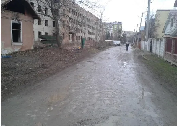 Мешканці Івано-Франківська скаржаться на безлад, який панує на вулиці Софіївка (фото) — фото 2