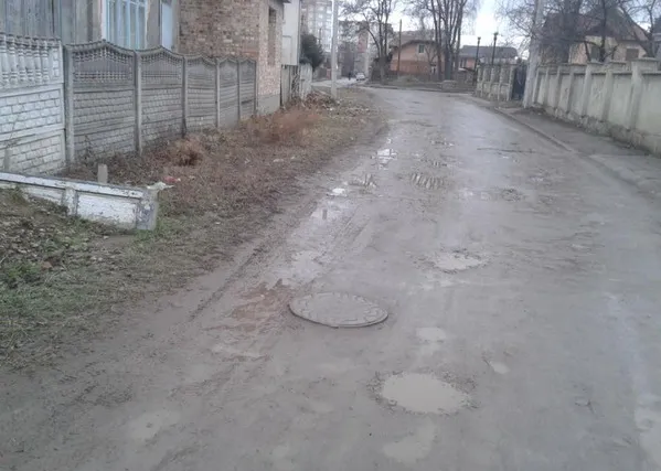 Мешканці Івано-Франківська скаржаться на безлад, який панує на вулиці Софіївка (фото) — фото 3