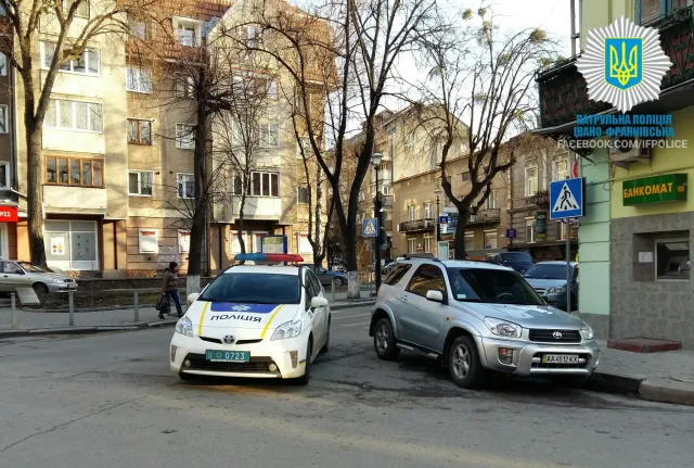 Патрульная полиция Ивано-Франковска уже начала применять эвакуаторы — фото 2