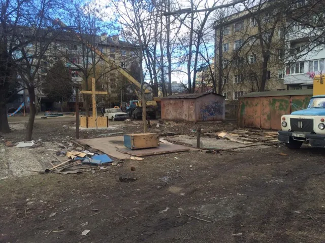 В Франковске демонтировали незаконные гаражи: демонтирована 9 из 10 гаражей — фото 4