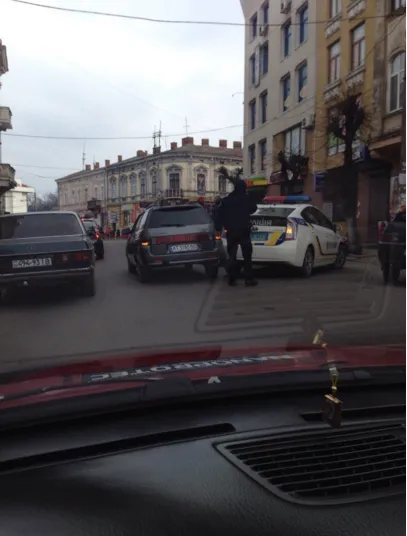 В Франковске в ДТП попал автомобиль новой патрульной полиции — фото 1