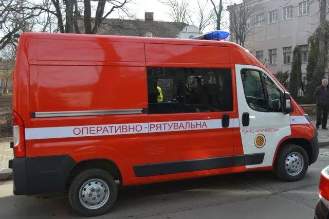 Чергові «замінування» в Івано-Франківську. Цього разу, анонім «замінував» три школи. Вибухівки не виявлено. Одна із шкіл повертається до роботи — фото 3