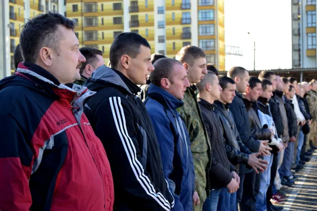 У Франківську 45 майбутніх контрактників провели на військову службу — фото 17