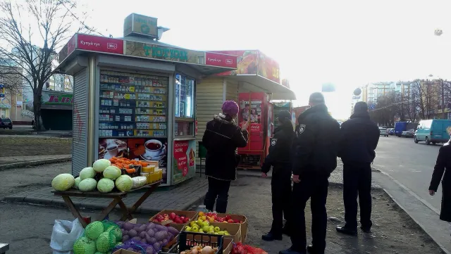 В Франковске милиция взялась за стихийную торговлю — фото 1