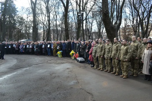 В Ивано-Франковске почтили очередную годовщину вывода войск из Афганистана — фото 2