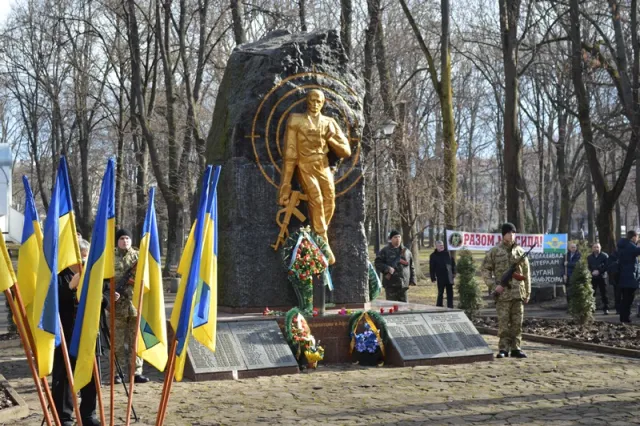 В Ивано-Франковске почтили очередную годовщину вывода войск из Афганистана — фото 13