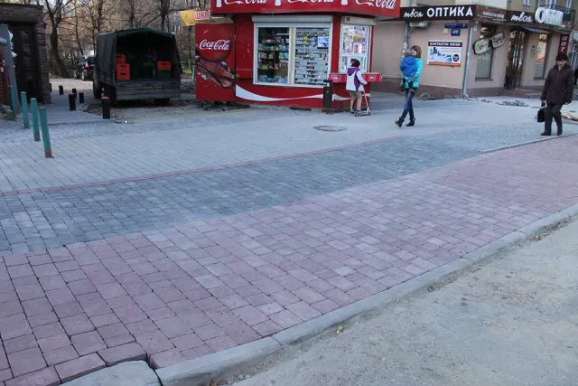Цього року у Франківську планують відремонтують тротуари на 17 вулицях — фото 1
