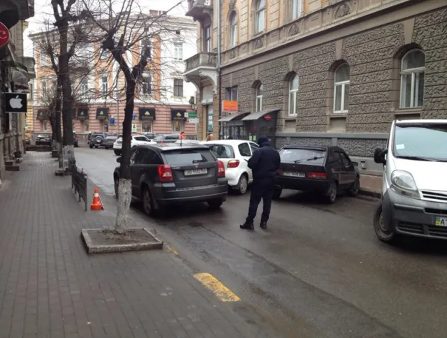 На одной из улиц Франковска, из-за ДТП, ограничено движение транспорта — фото 1