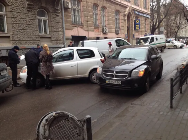 На одной из улиц Франковска, из-за ДТП, ограничено движение транспорта — фото 3