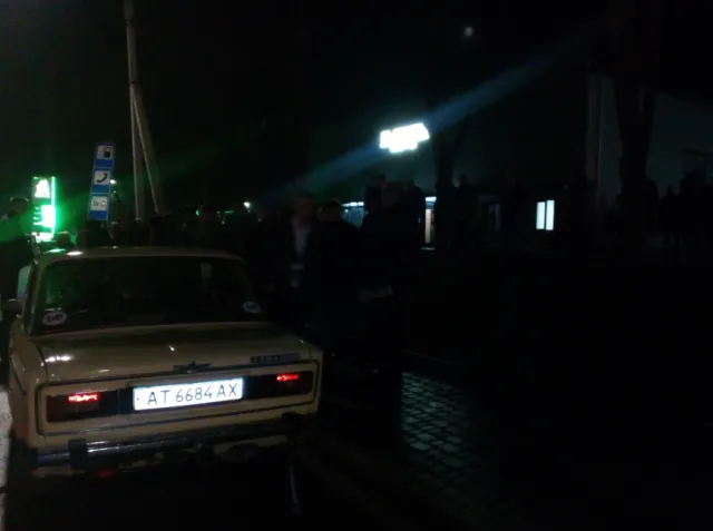 Смерть на дорозі: у Франківську водій легковика збив учасника "Антикорупційного форуму" Саакашвілі — фото 6