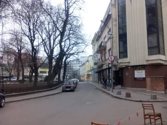 На площади Мицкевича изменена организация дорожного движения — фото 1