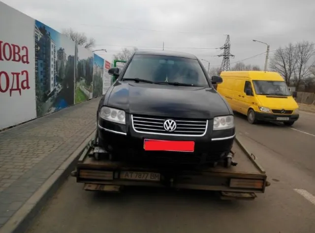 Франковская полиция забрала у местного жителя автомобиль из-за отсутствия на него документов — фото 1