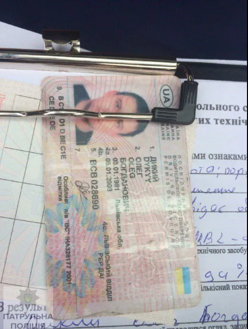 Франковские полицейские задержали пьяного водителя машины, который ездил по городу с чужими правами — фото 2