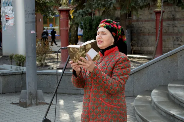 У центрі Франківська читали вірші Шевченка — фото 9
