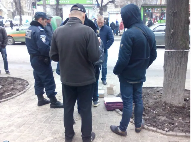 Франковские полицейские на Вовчинецкой задержали пьяного вооруженного мужчину — фото 3
