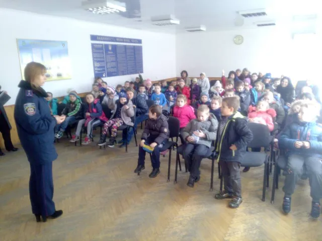 У Франківську діти побачили як працює поліція — фото 12